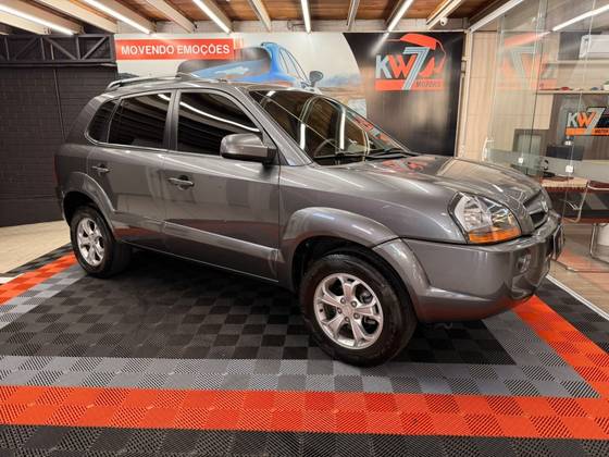 HYUNDAI TUCSON 2.0 MPFI GLS 16V 143CV 2WD FLEX 4P AUTOMÁTICO HYUNDAI TUCSON 2.0 MPFI GLS 16V 143CV 2WD FLEX 4P AUTOMÁTICO